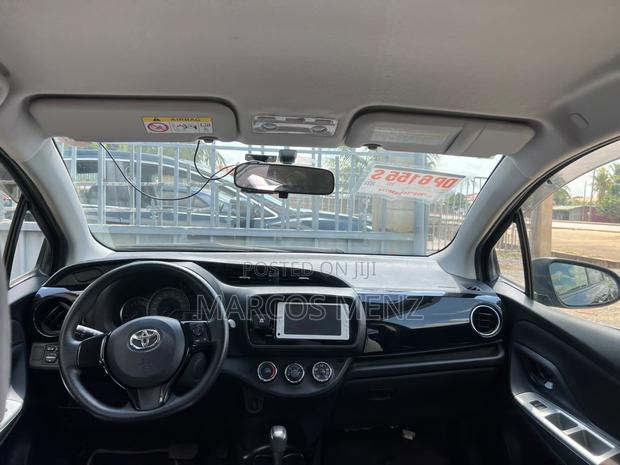 Toyota Vitz 2016 Brown