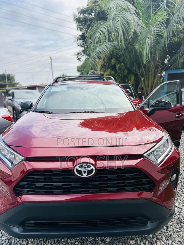 Toyota RAV4 LE AWD 2020 Red