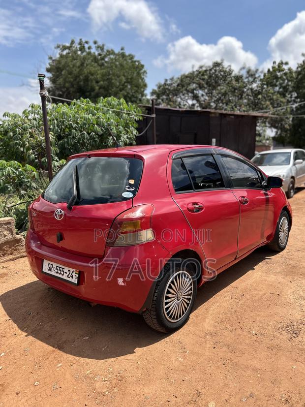 Toyota Vitz 1.0 FWD 3dr 2010 Red