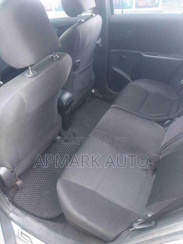 Toyota Yaris LE Hatchback 3dr 2012 Gray