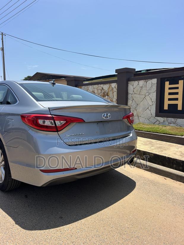 Hyundai Sonata Base Sedan FWD (2.4L 4cyl 6A) 2016 Gray