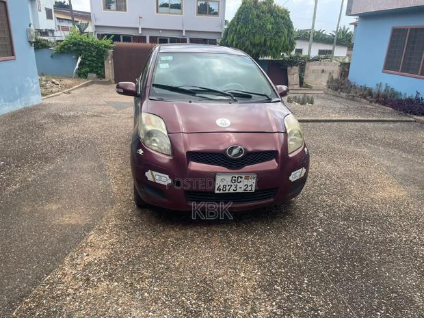 Toyota Vitz 2010 Brown