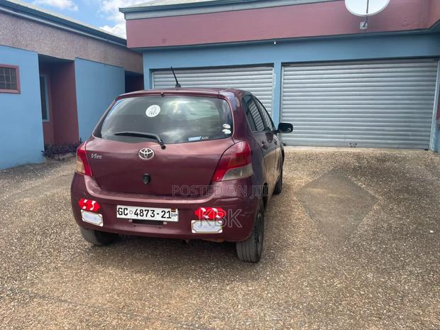 Toyota Vitz 2010 Brown