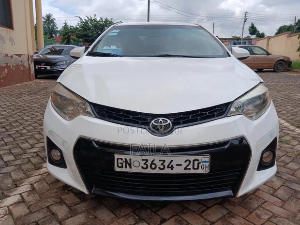 Toyota Corolla S 4dr Sedan (1.8L 4cyl CVT) 2016 White