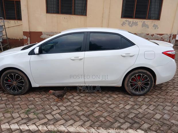 Toyota Corolla S 4dr Sedan (1.8L 4cyl CVT) 2016 White