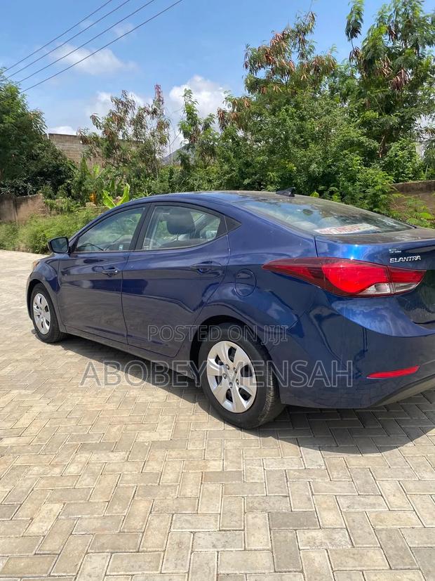 Hyundai Elantra Limited Sedan FWD (1.8L 4cyl 6A) 2016 Blue
