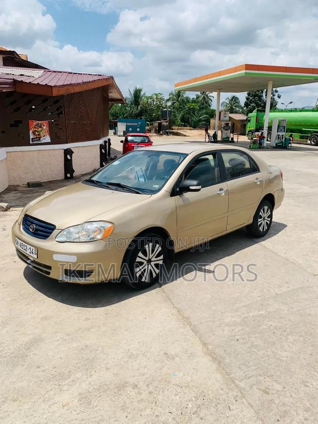 Toyota Corolla LE 2006 Gold
