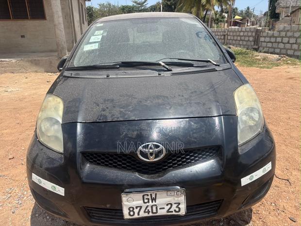 Toyota Yaris 2010 Black