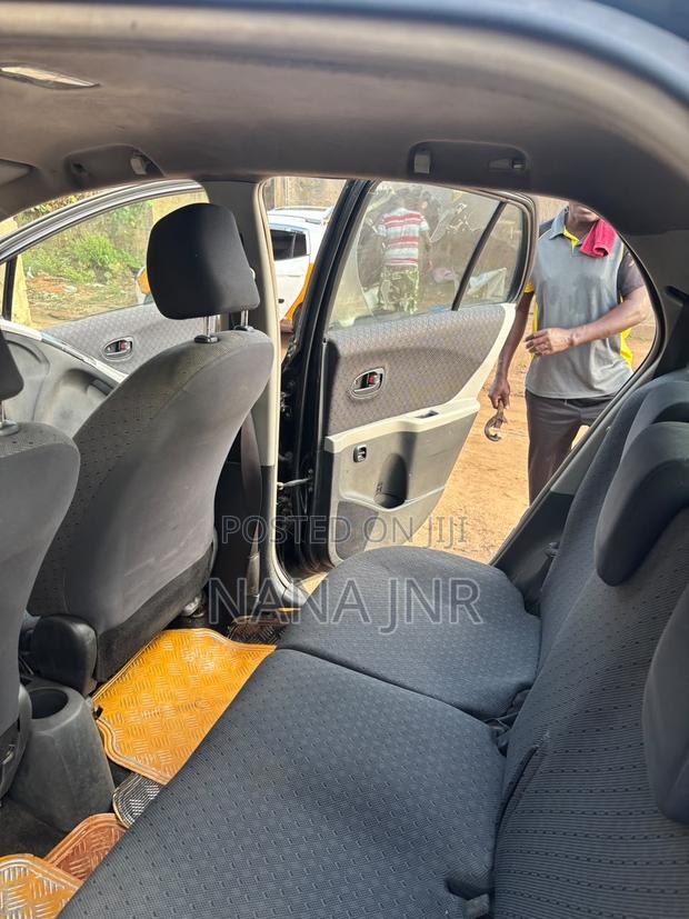 Toyota Yaris 2010 Black