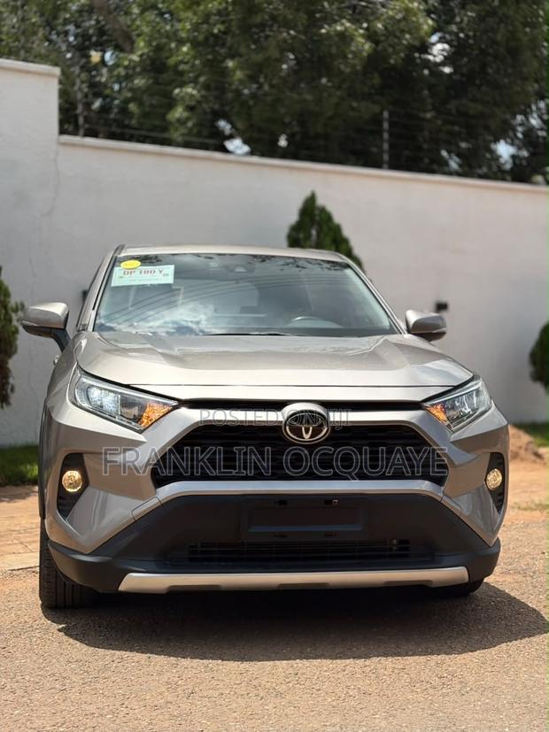 Toyota RAV4 2021 Gray