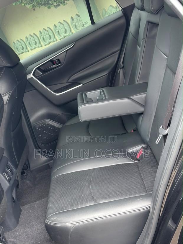 Toyota RAV4 2021 Gray
