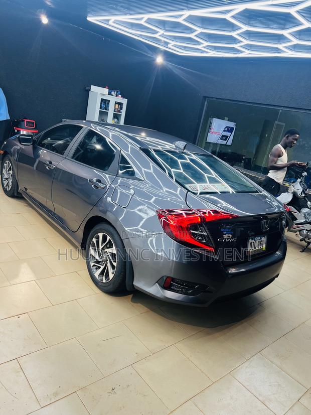 Honda Civic EX Sedan 2018 Gray