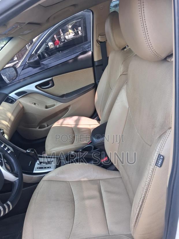 Hyundai Elantra 2012 White