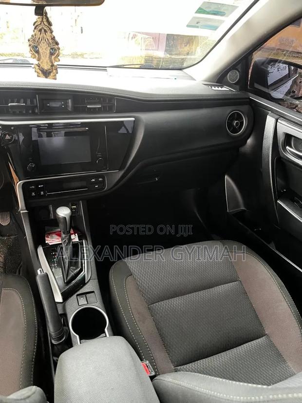 Toyota Corolla LE ECO 4dr Sedan (1.8L 4cyl CVT) 2017 Gray