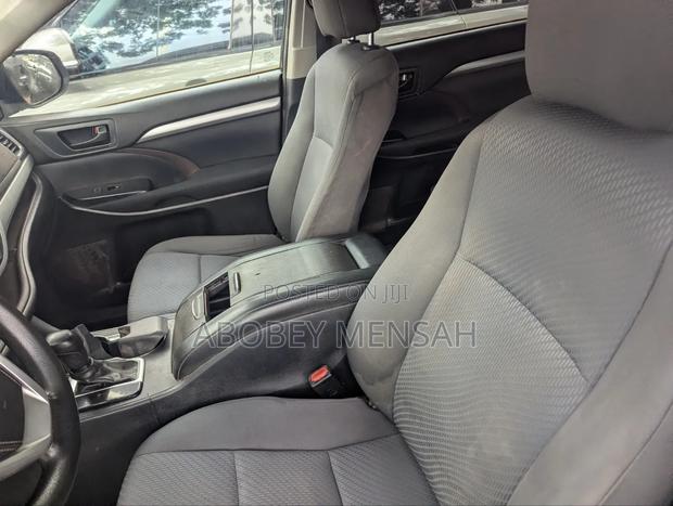 Toyota Highlander LE Plus 4dr SUV AWD (3.5L 6cyl 6A) 2014 Silver