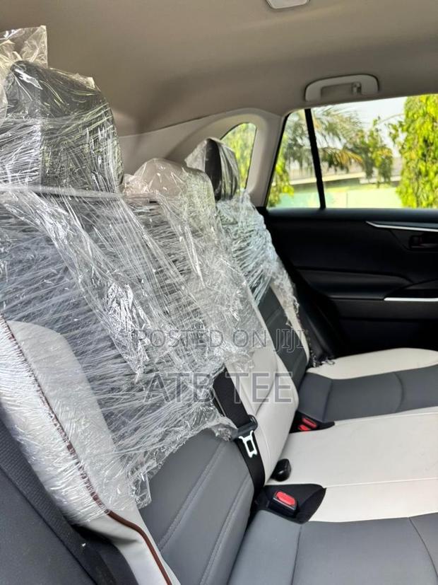 Toyota RAV4 LE AWD 2024 Black