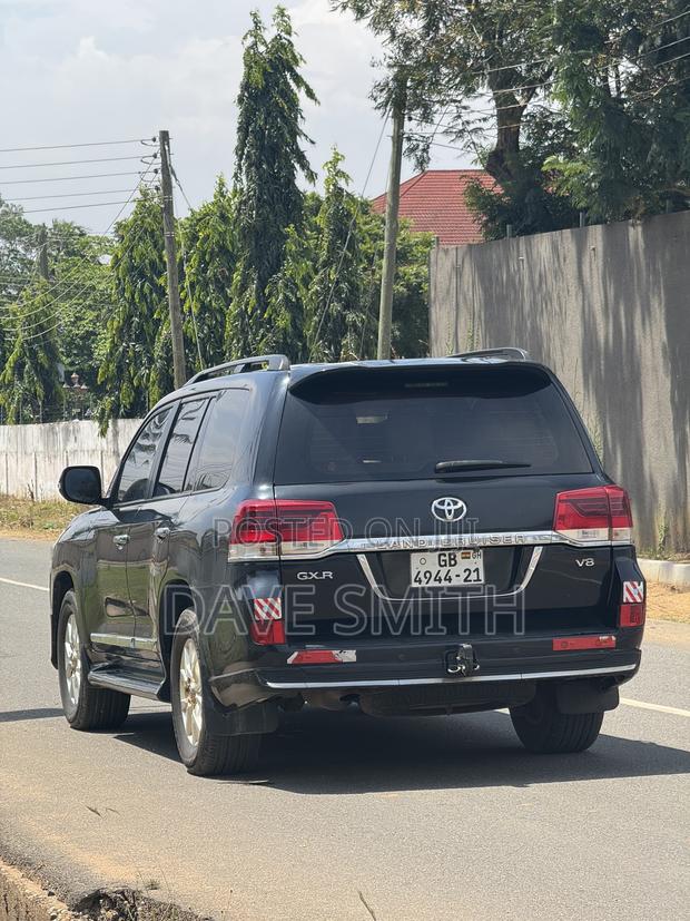 Toyota Land Cruiser 4.5 V8 GXR 2021 Black