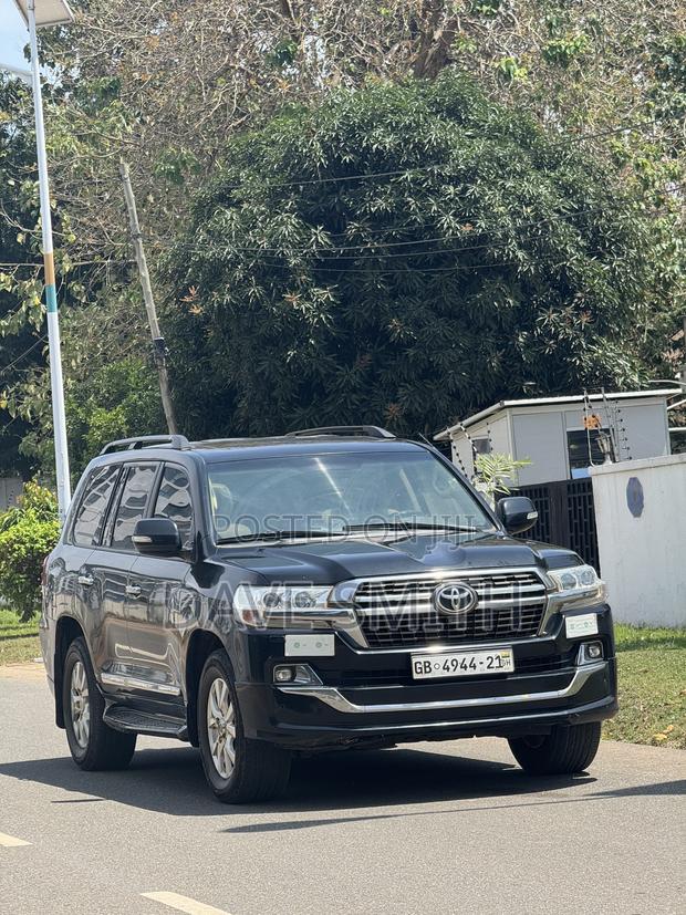 Toyota Land Cruiser 4.5 V8 GXR 2021 Black