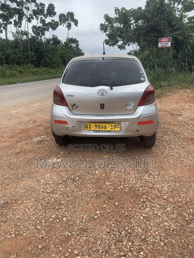 Toyota Vitz 1.0 FWD 5dr 2010 Silver