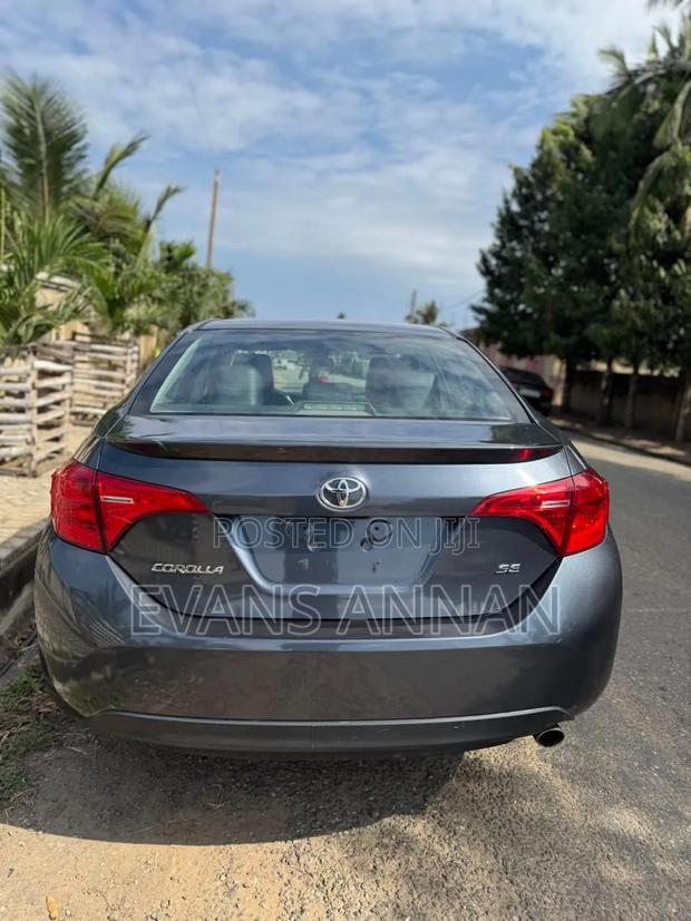 Toyota Corolla 2018 Gray