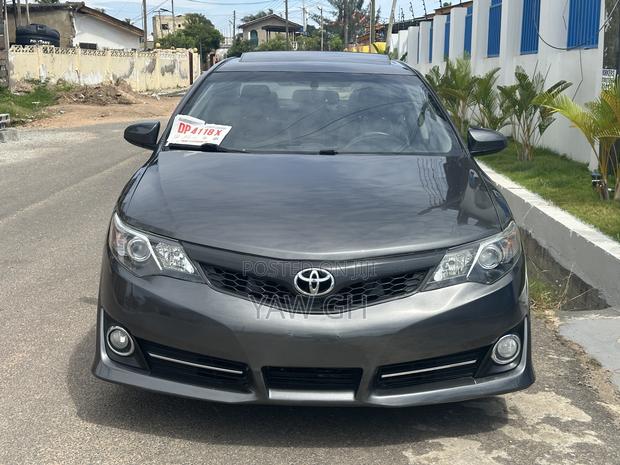 Toyota Camry SE Sport 4dr Sedan (2.5L 4cyl 6A) 2014 Gray