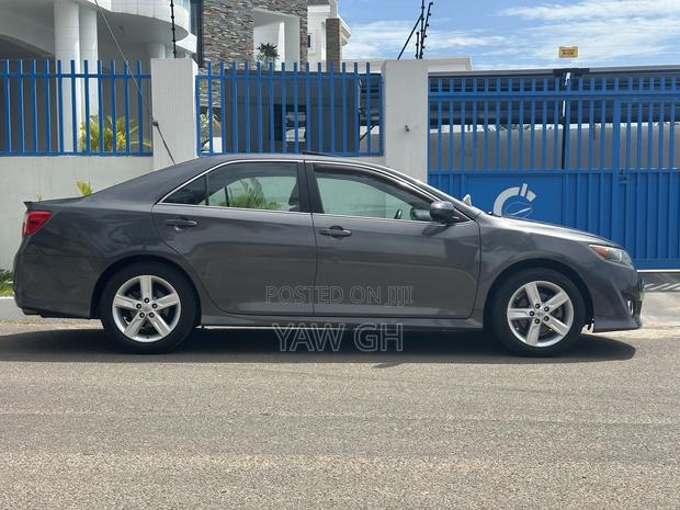 Toyota Camry SE Sport 4dr Sedan (2.5L 4cyl 6A) 2014 Gray