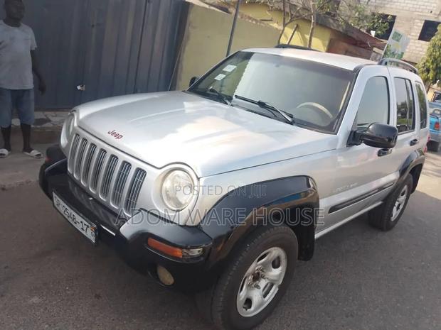 Jeep Liberty 3.7 2003 Gray