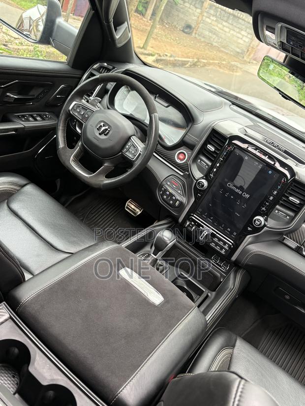 RAM 1500 TRX Crew Cab 4WD SB 2024 Brown
