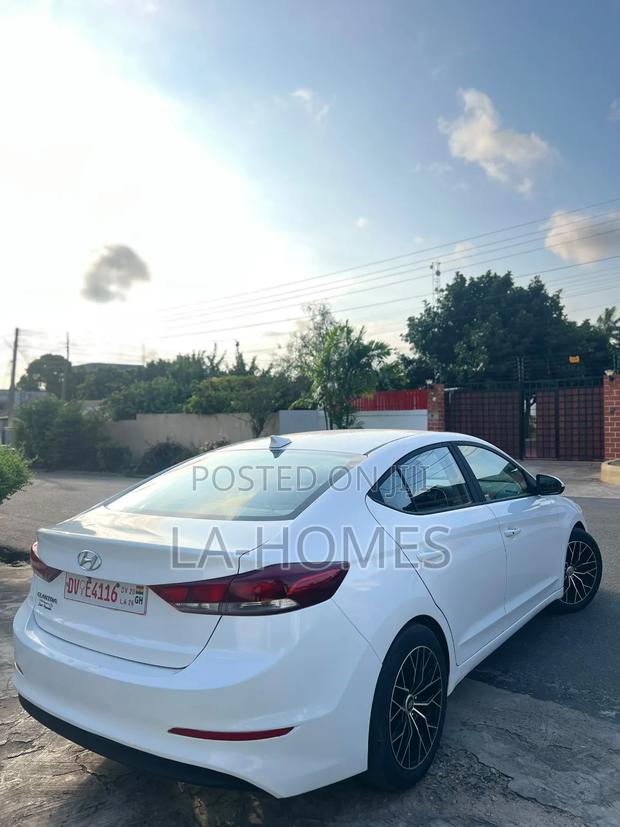 Hyundai Elantra SEL 2018 White