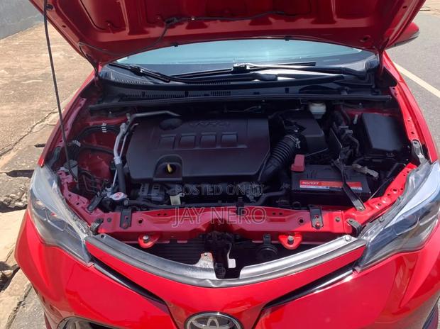 Toyota Corolla SE (1.8L 4cyl 2A) 2019 Red