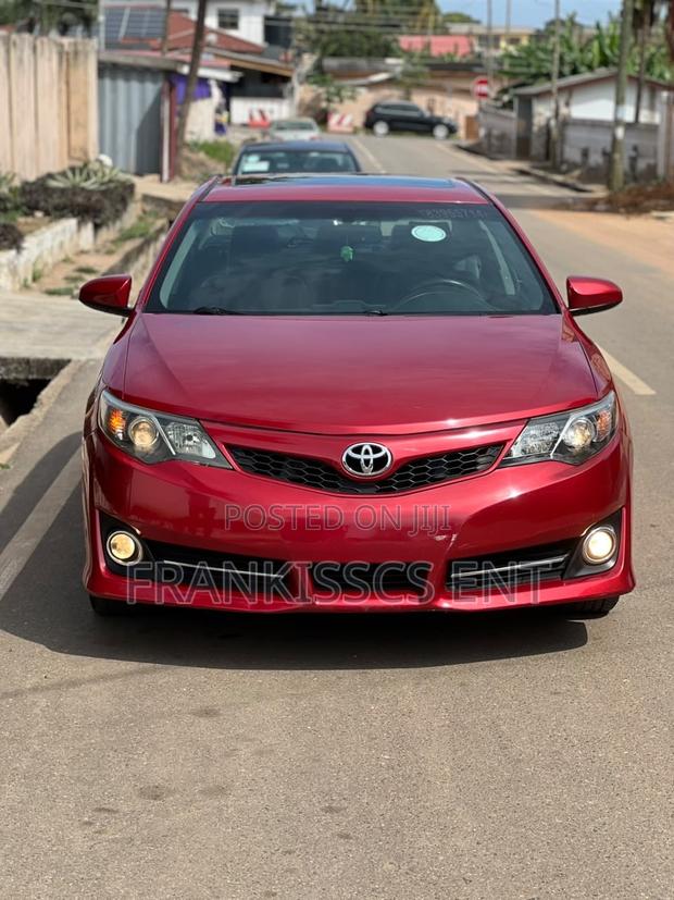 Toyota Camry SE 4dr Sedan (2.5L 4cyl 6A) 2014 Red