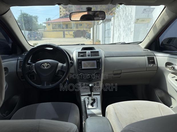 Toyota Corolla LE 4dr Sedan (1.8L 4cyl 4A) 2013 Red