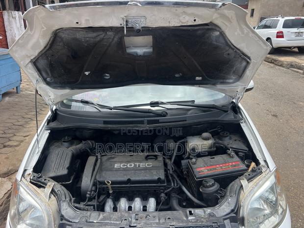 Chevrolet Aveo 2011 White
