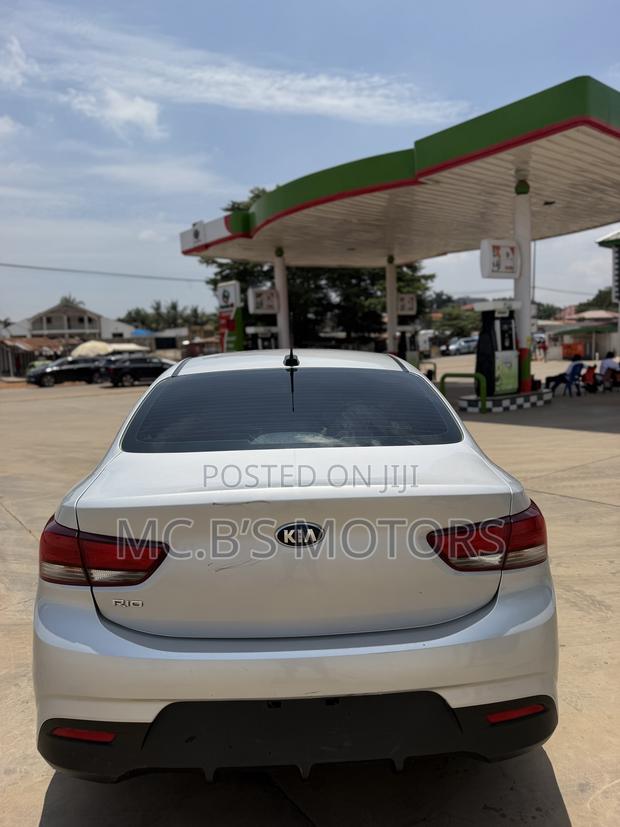 Kia Rio 2018 Silver