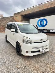 Toyota Voxy 2012 White for sale