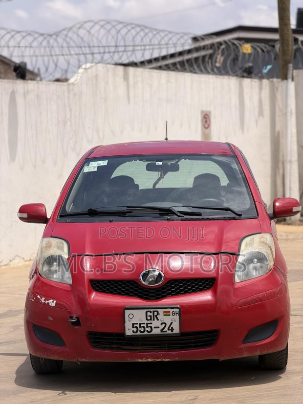Toyota Vitz 2010 Red