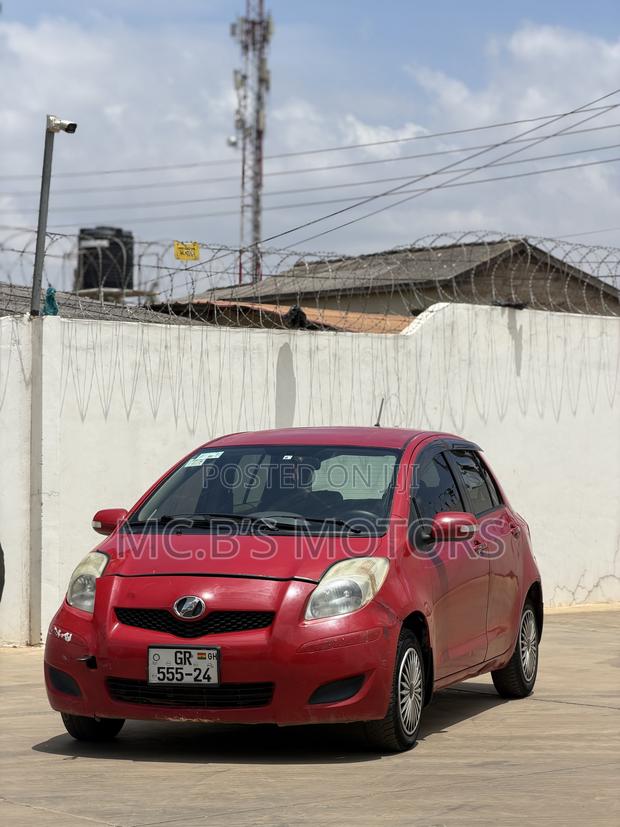 Toyota Vitz 2010 Red