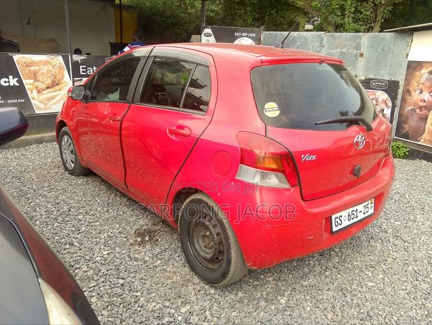 Toyota Vitz 2010 Red