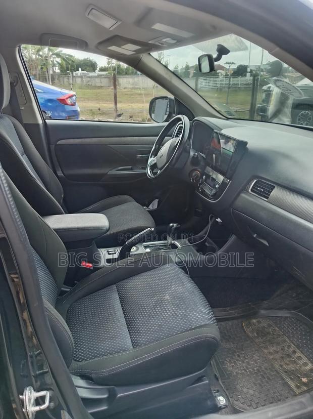 Mitsubishi Outlander 2.0 PHEV AWD 2016 Black