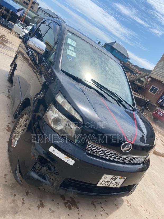Toyota Voxy 2013 Black