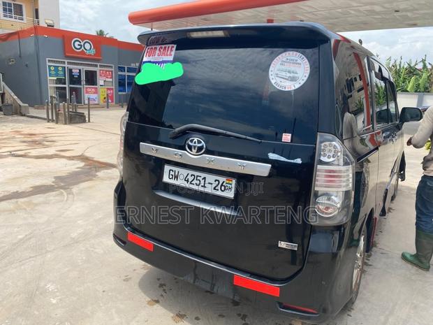 Toyota Voxy 2013 Black
