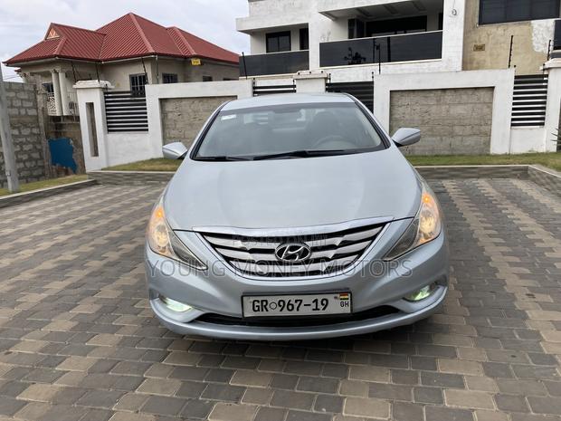 Hyundai Sonata 2010 Silver