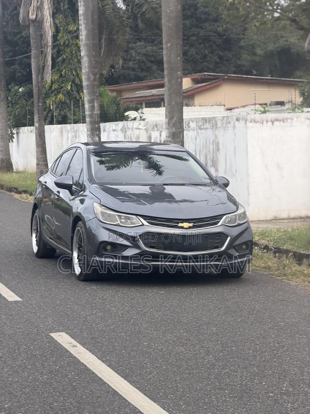 Chevrolet Cruze LT 2019 Gray