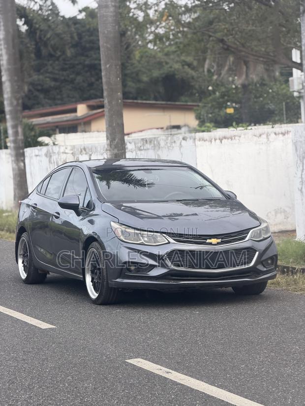 Chevrolet Cruze LT 2019 Gray