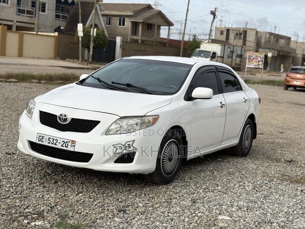 Toyota Corolla 2010 White