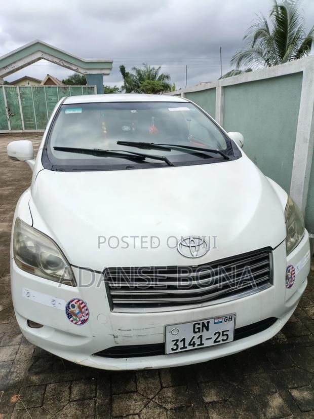 Toyota Corolla 2025 White