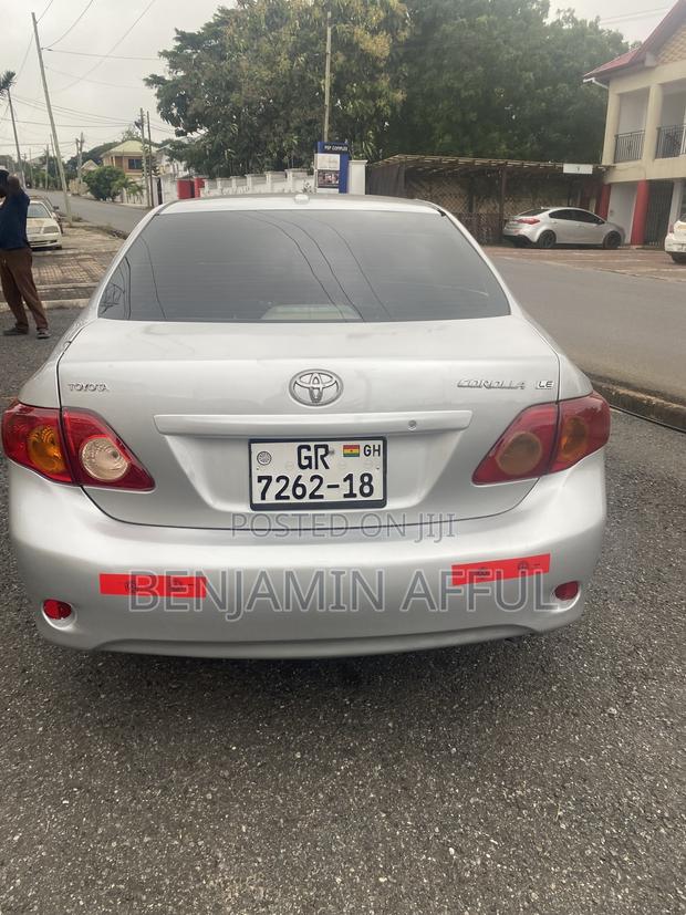Toyota Corolla LE 4dr Sedan (1.8L 4cyl 4A) 2010 Silver
