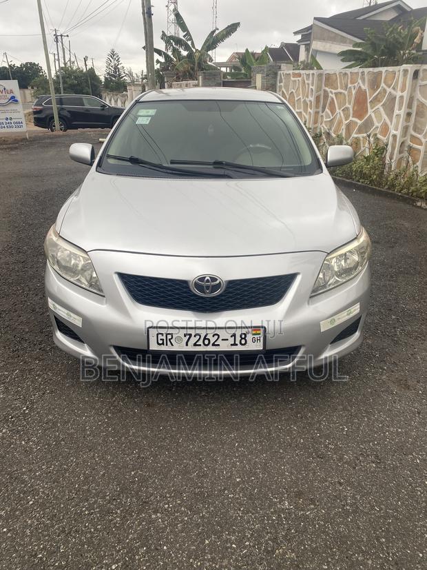 Toyota Corolla LE 4dr Sedan (1.8L 4cyl 4A) 2010 Silver