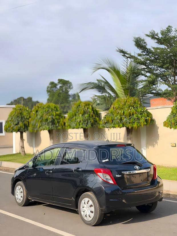 Toyota Vitz 2012 Black