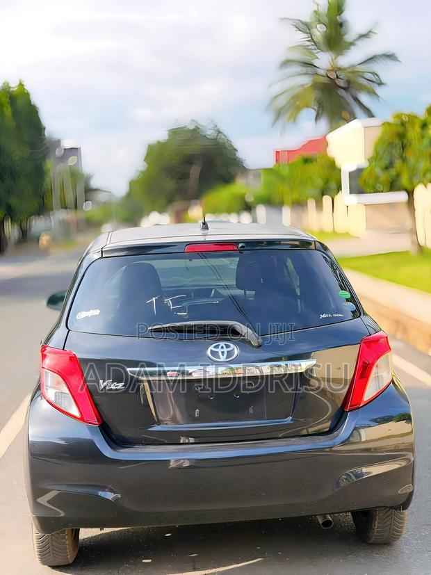 Toyota Vitz 2012 Black